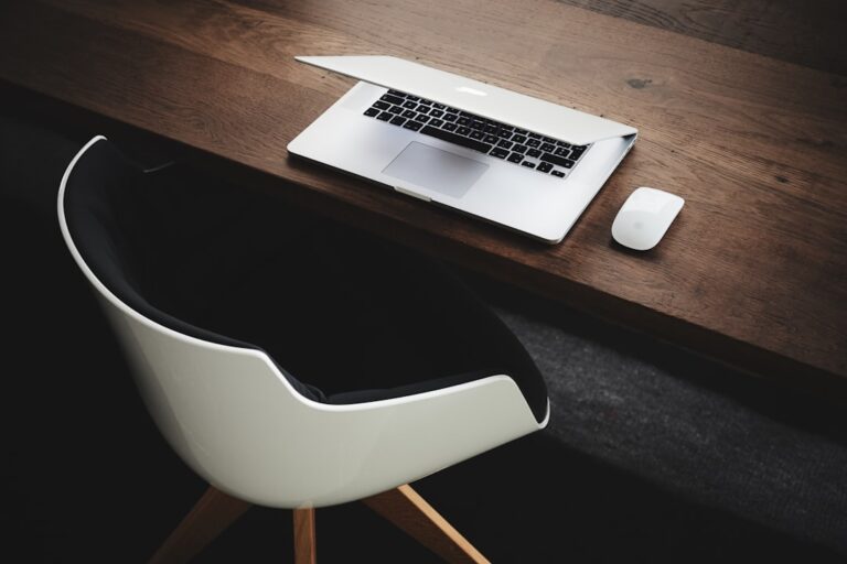 The Ultimate Guide to Choosing the Right Office Furniture